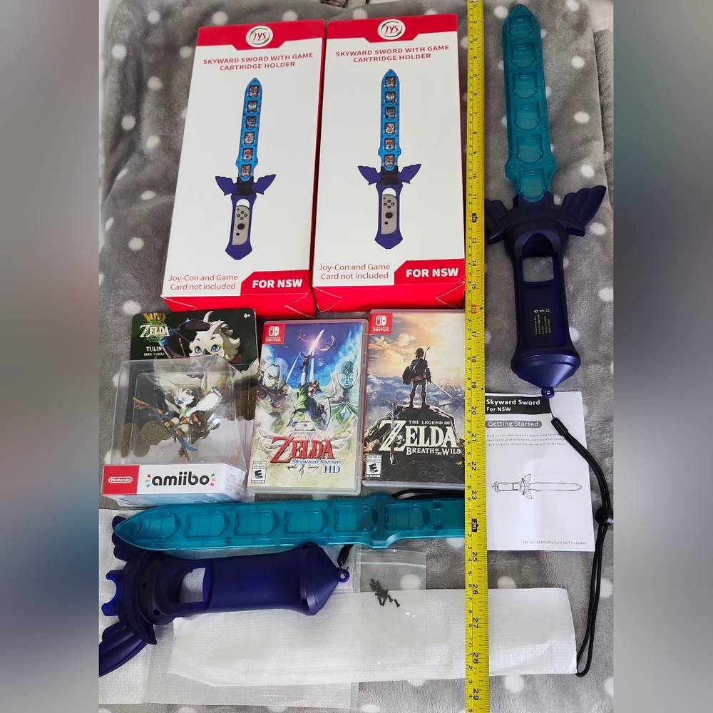 Nintendo Amiibo and Zelda Breath Of The Wild & Syward Sword HD + 2 Swords